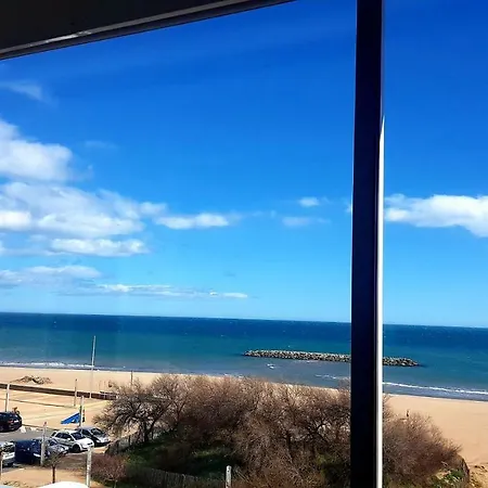 L'escale Vue - *